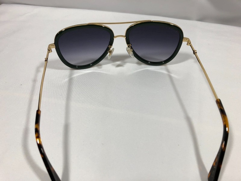 Authentic New Gucci GG0062S 003 Aviator Sunglasses in Green/Red Grey Lenses gallery