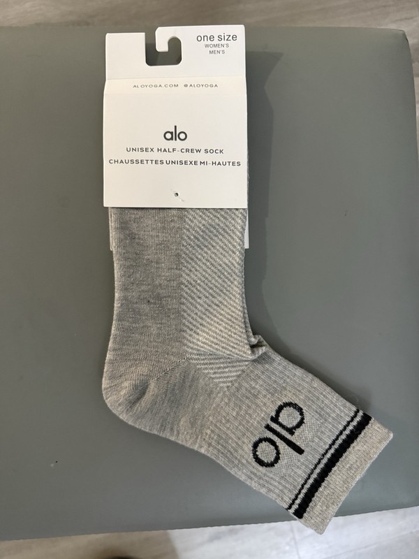 Alo Unisex Crew Socks 3 Pairs Gray/Blue One Size Herringbone Logo gallery