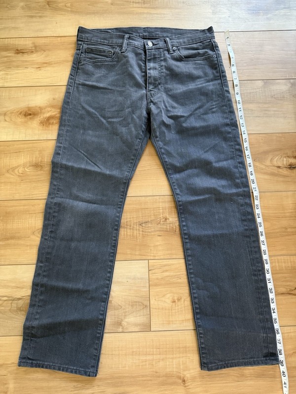 Men’s Grey Levi’s Size W33 L30