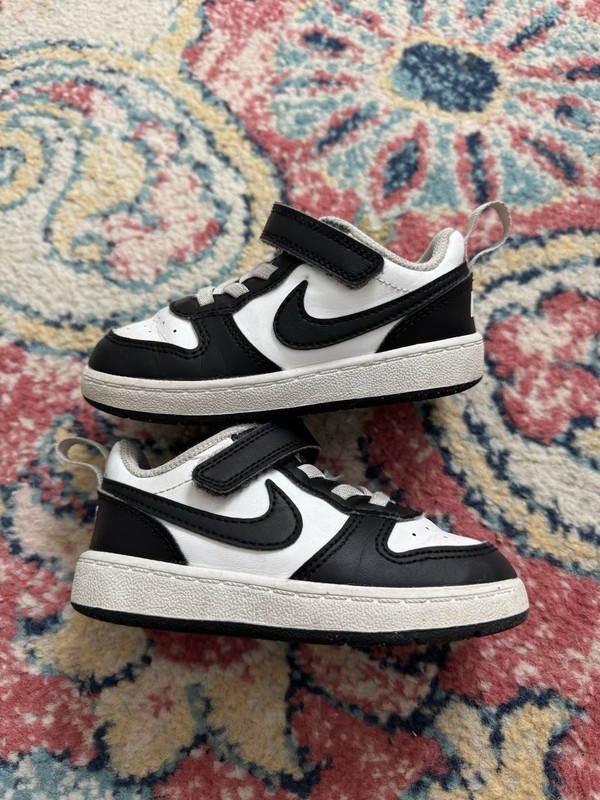Nike Toddler Court Borough Low Top Black And White Size 8c EUC