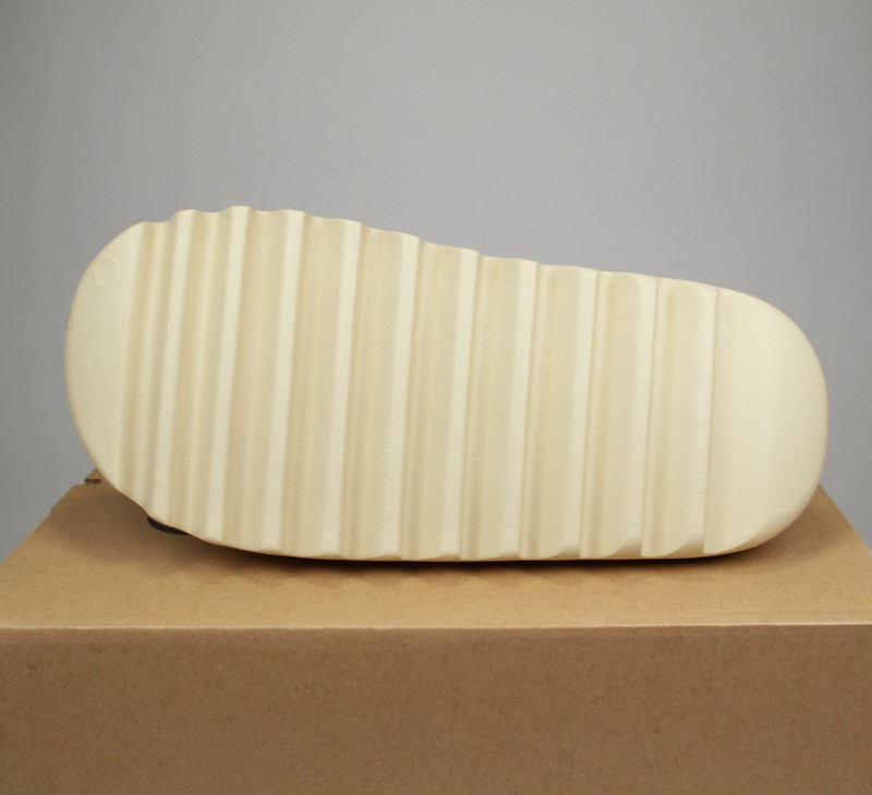 Adidas Yeezy Slide -SIZE 12US "Bone" NEW WITH BOX-FAST SHIPPING- Unisex FZ5897 gallery