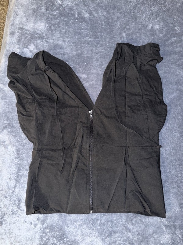 Black V-Neck Crop Top with Front Zip – Size L/XL (Non-Stretch) made in Colombia