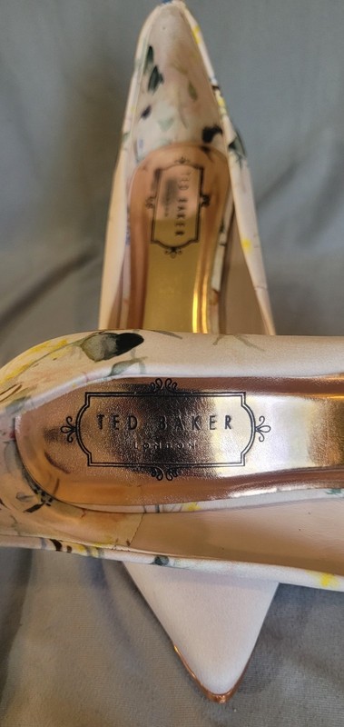 Ted Baker Women’s Pointed Toe Slip-On Stiletto Pump Pink Floral Bow size 7 gallery
