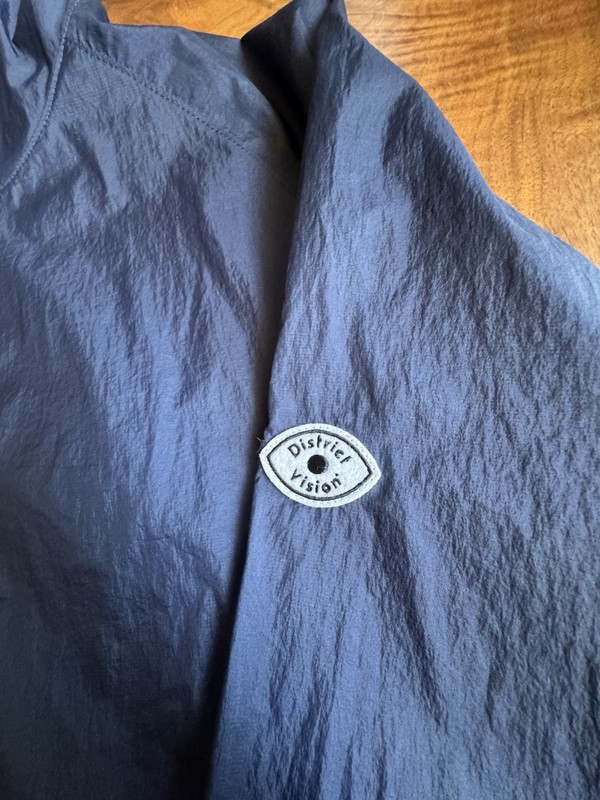 District Vision Milli Ultralight Wind Breaker Men’s Med Blue NWOT gallery