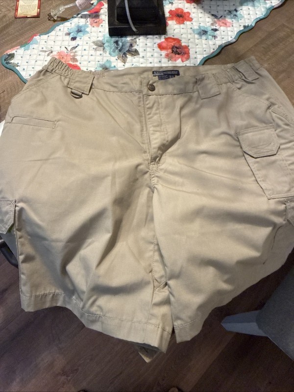 5.11 Tactical Series size 40 Cargo shorts Tan