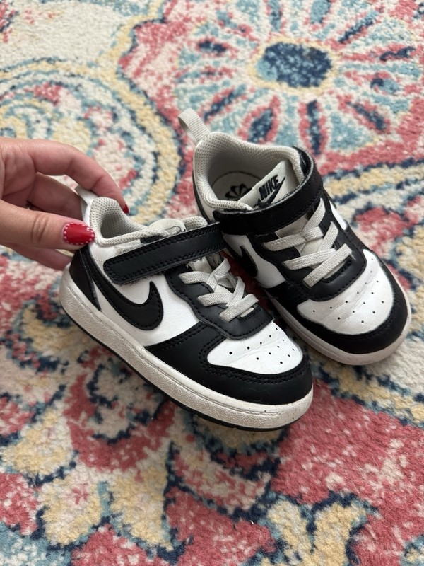 Nike Toddler Court Borough Low Top Black And White Size 8c EUC gallery