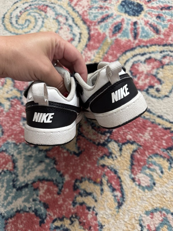 Nike Toddler Court Borough Low Top Black And White Size 8c EUC gallery