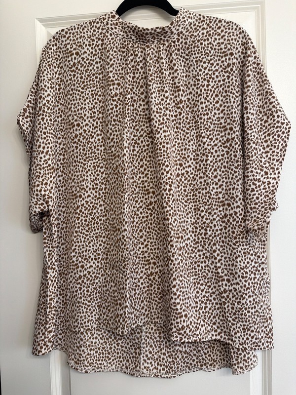 Women’s dress up or down shirt. Leopard print, lightweight and flows great. XL