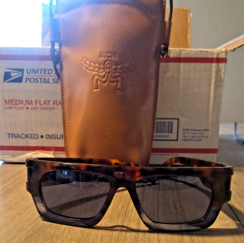 MCM SUNGLASSES Unisex rectangular sunglasses with signature hardware