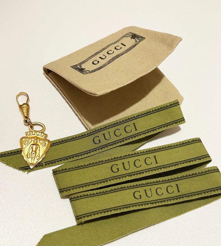 Gucci Vintage Gold Tone Knight Shield Key Chain Bag Charm Zipper Pull Pendant #2 gallery