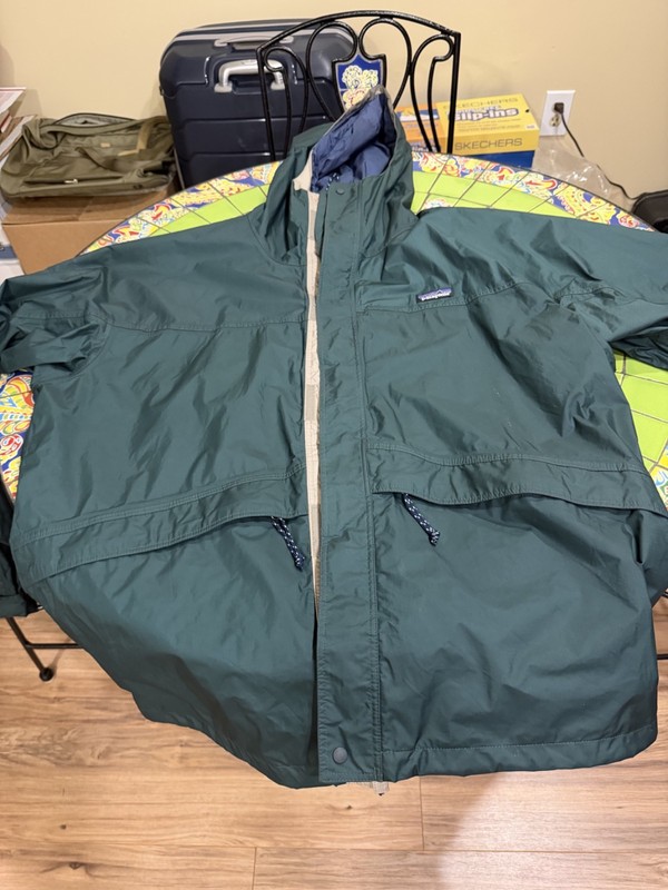 Patagonia Torrentshell 2.5 L Jacket Mens XL