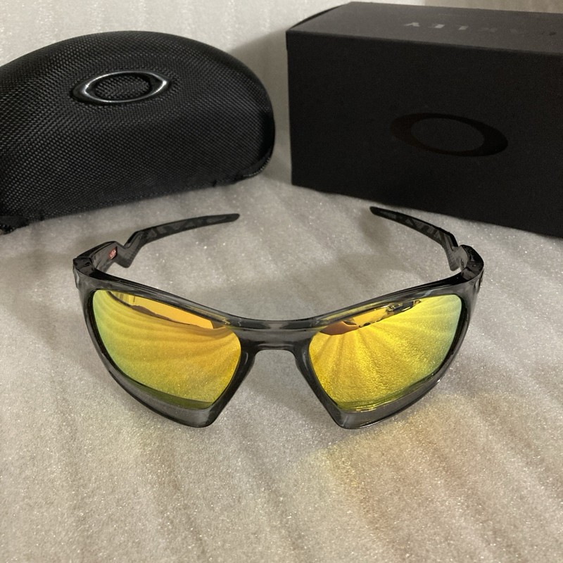 Oakley Lateralis Sunglasses Polarized Gold Lens Gray Frame With Case New