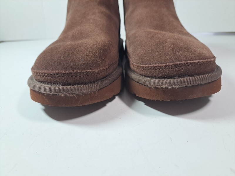 UGG Neumel Chelsea Brown Boots Unknown Size gallery