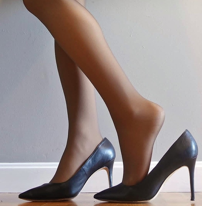 BERKSHIRE ALL DAY SHEER NON CONTROL TOP PANTYHOSE SIZE QUEEN / FRENCH COFFEE
