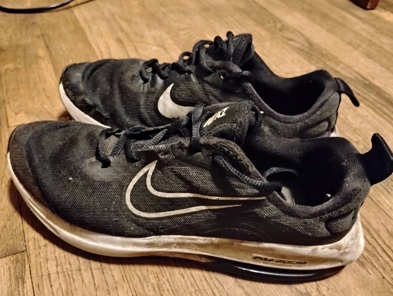 Nike Air Zoom Men’s Low Top Lace Up Sneakers Black/White Rubber Outsole