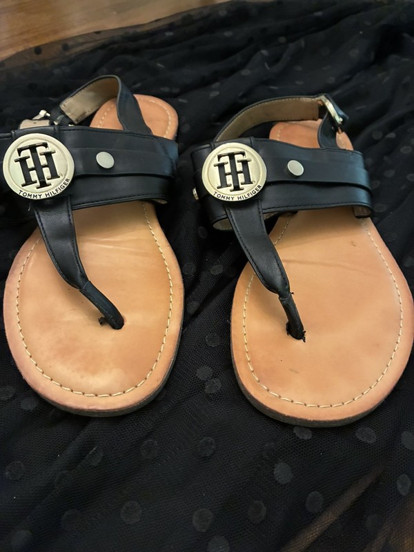 Tommy Hilfiger Lychee Sandal Size 6 1/2 Black Gold Tone Medallion