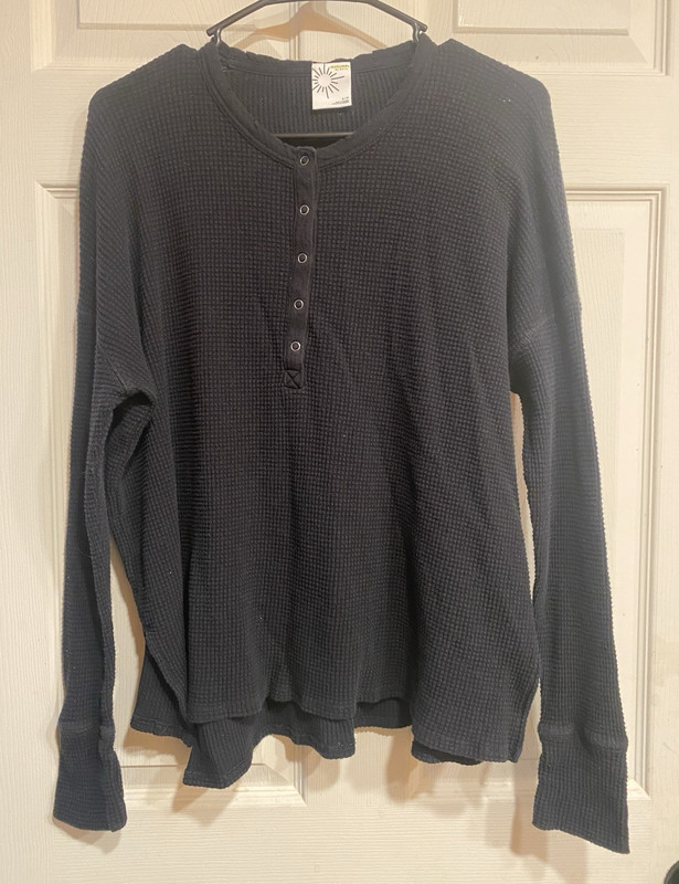 OFFLINE by Aerie Women Black Waffle Knit Snap Henley Long Sleeve Shirt S small