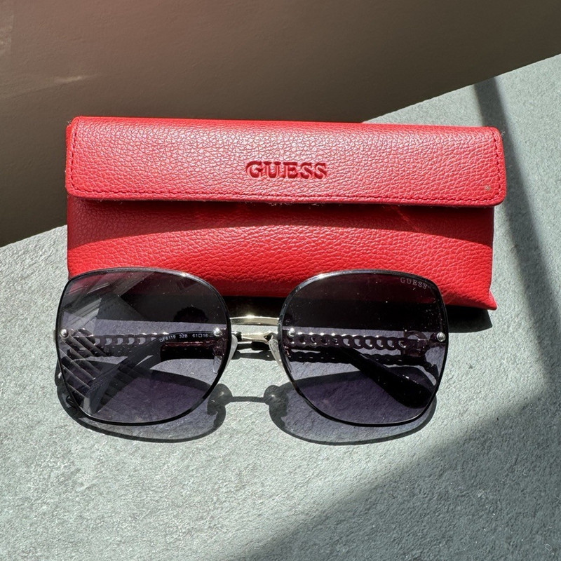 GUESS Women’s Square Metal Sunglasses Black Frame Gray Tinted Chain Temple UV400