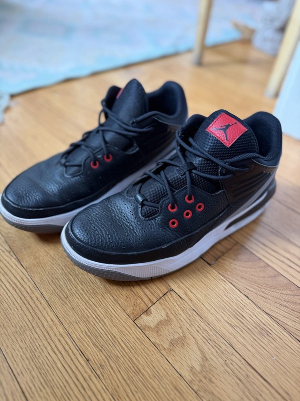 Jordan Men’s Size 11 Black Red Basketball Shoes Sneakers DZ4353-061 gallery