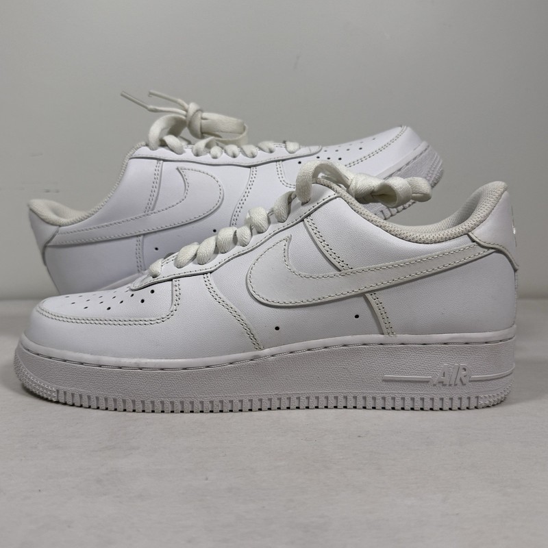 Nike Air Force 1 Triple White Size 8.5M | CW2288 111 | Casual Low Top Sneakers