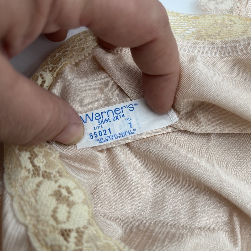 VTG Warners Shine On #55021 Peach Nylon Lace Silky Full Coverage Panties Sz 7 gallery