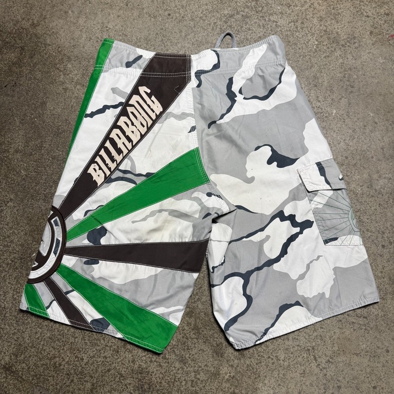 VINTAGE - BILLABONG ANDY IRONS RISING SUN SIGNATURE OARDSHORTS 3X WORLD CHAMP 32 gallery