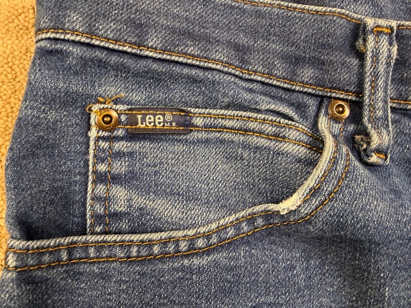 Men’s Lee Regular Fit Blue Jeans 32x28 (tag reads 34x30) #1086 gallery