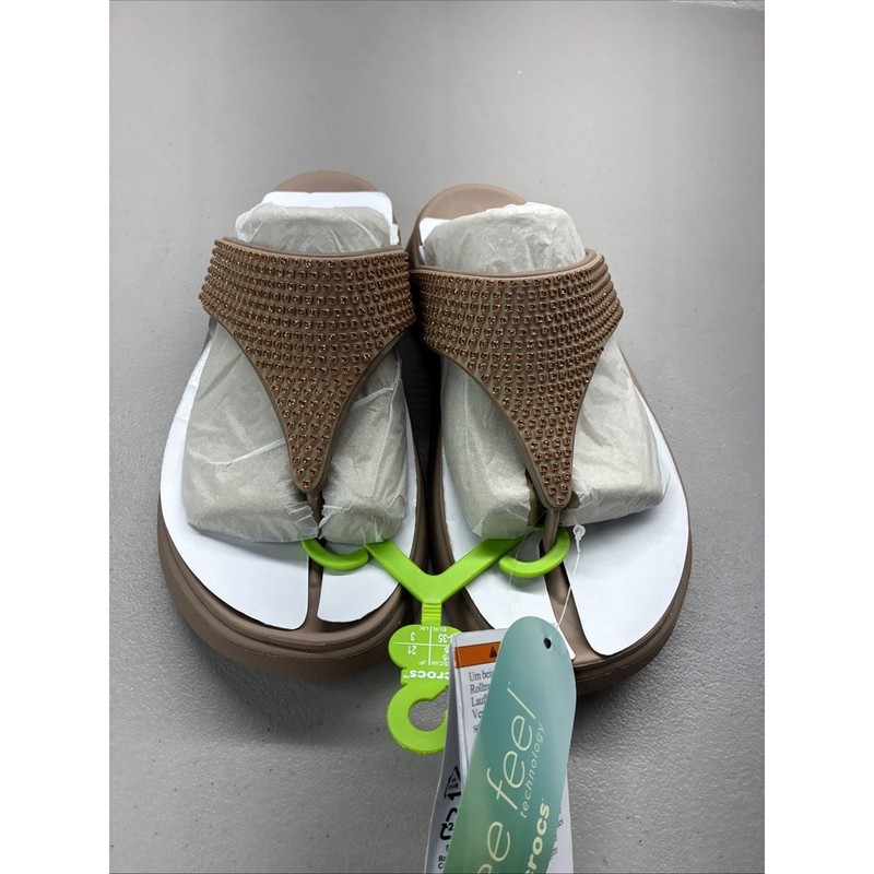 Crocs Getaway Gems Triangle Flip, Color Latte Size W5 212335-2Q9 New With Tags gallery