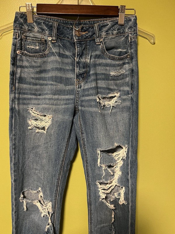 Pre-owned American Eagle Tomgirl Ripped Button Fly Size 00 Jeans AEM120605U9A gallery