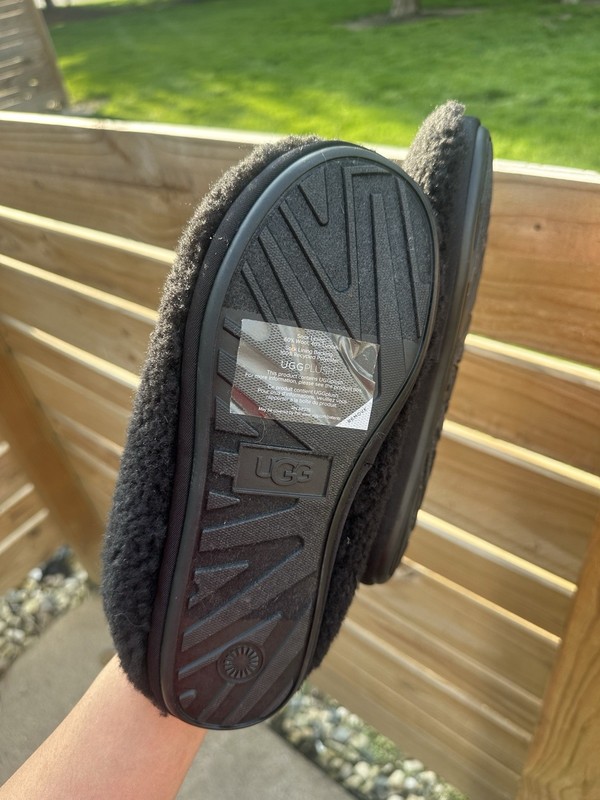 UGG PLUSH Slip-On Slipper - Black Faux Fur - Unisex Adults Size 6 - NEW gallery