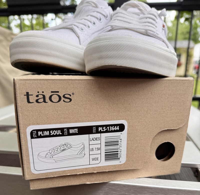 Taos Plim Soul Women Shoes White Canvas Lace Up Comfort Sneakers Size 7.5W