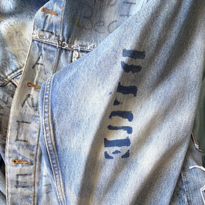 Marlboro Country Store Men's XL Blue Denim Jacket Button Front Distressed Logo gallery
