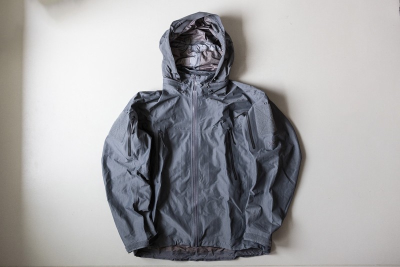 Arc’teryx LEAF Pro Alpha Jacket Gen2 Wolf Gray L Large Gore-Tex, Like New
