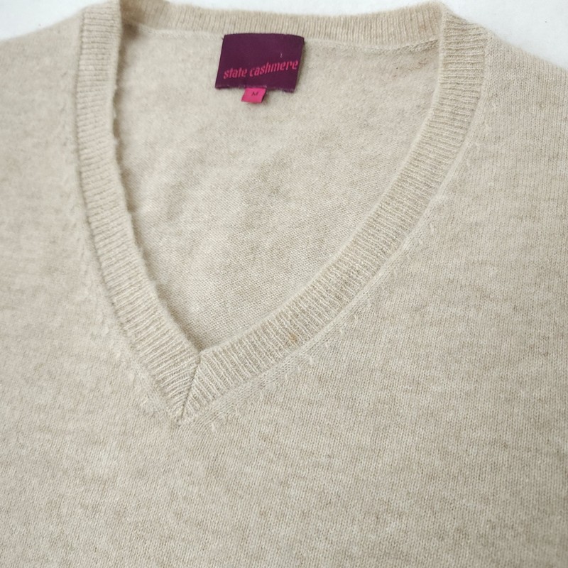 State 100% Cashmere Basic V-Neck Sweater Beige Tan Mens Size M Long Sleeve gallery