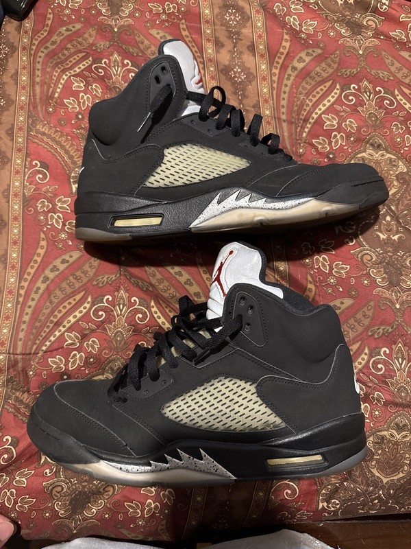 Jordan Air Jordan 5 Retro 2011 Black Metallic Nubuck 136027-010