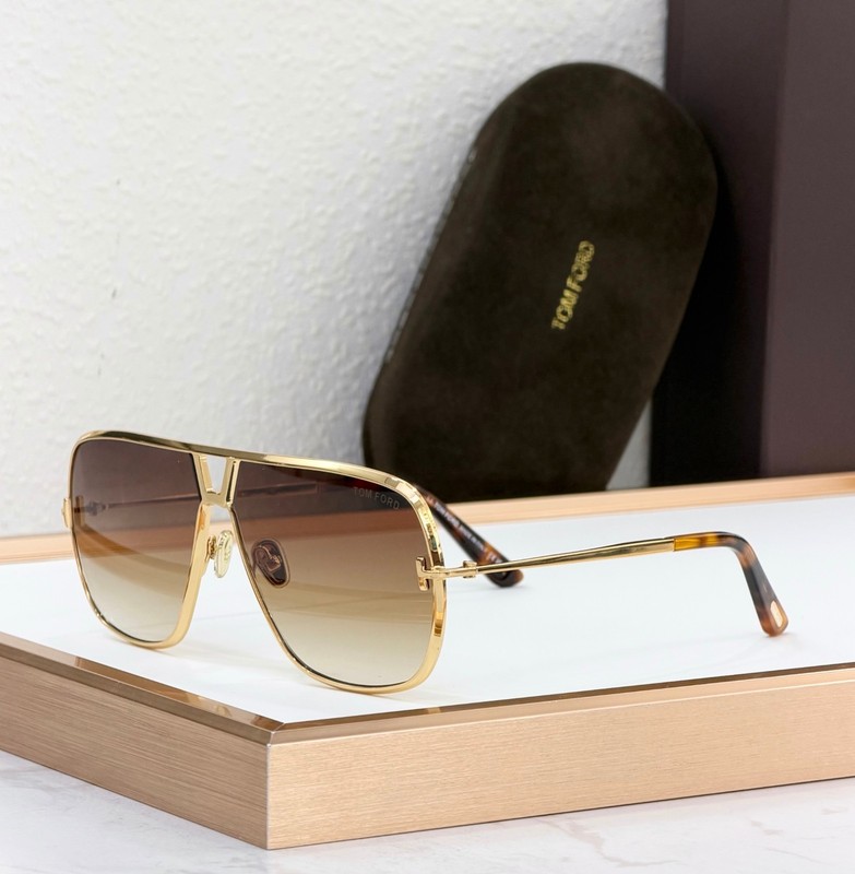 TOM FORD Mod：TF1204 sunglasses Size：63口11 140 new