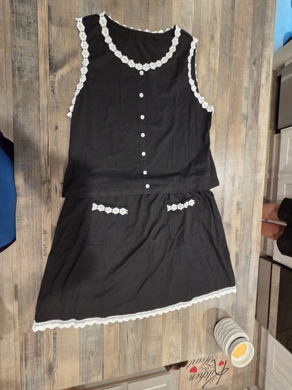 Fantastic, frilly Summer skirt set! Cute, but professional. Knee Length size18 gallery