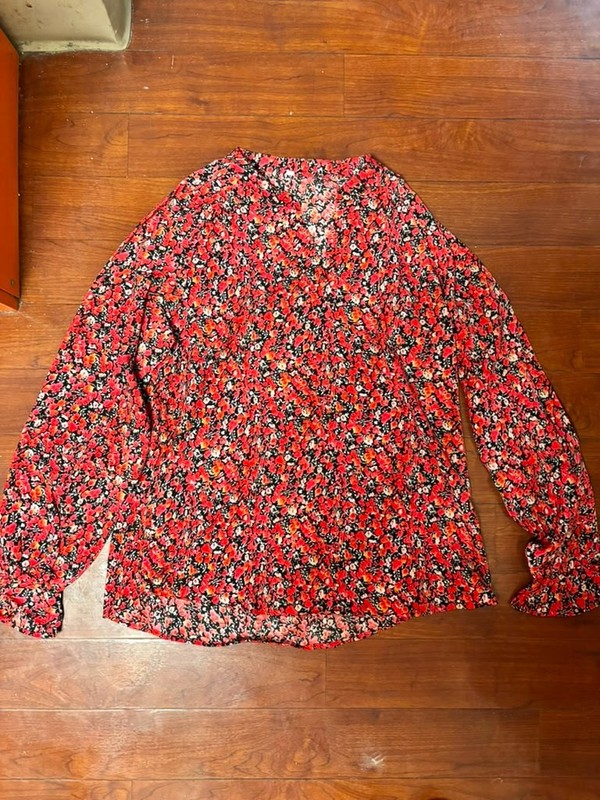 Vibrant Red Floral Long Sleeve V-Neck Blouse Tunic Top Size M