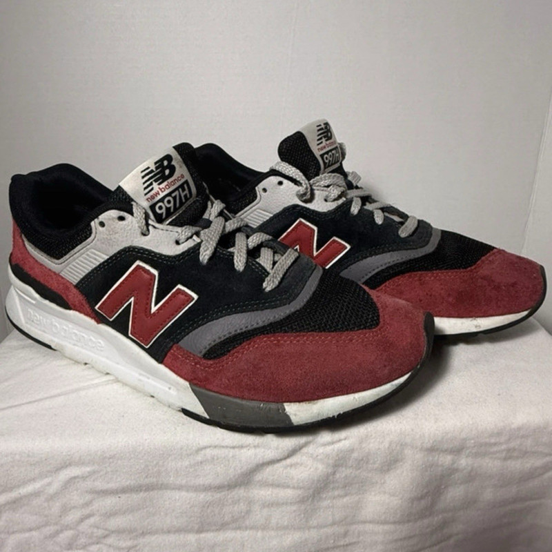 New Balance 997H Men’s Low Top Lace-Up Suede/Mesh Sneakers Team Red CM997HVP