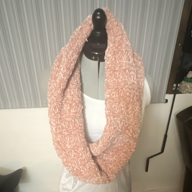 Women’s Pink Polyester Knit Solid Infinity Scarf Neck Warmer Fall/Winter