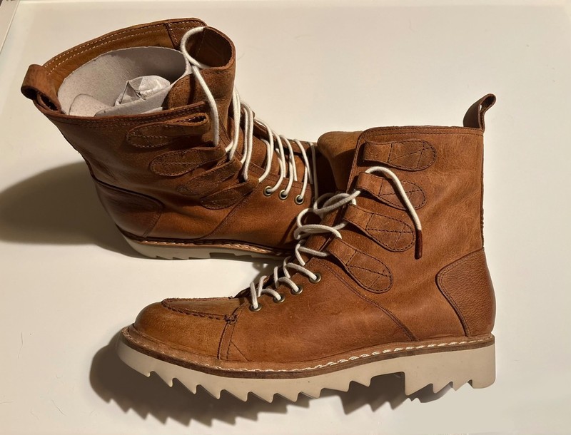 *NEW* J Shoes Endure D1404 Mens Leather Boots Brown Size 10 in Box Chukka Casual gallery