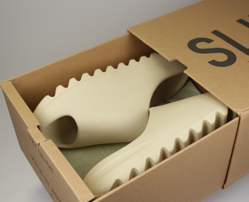 Adidas Yeezy Slide -SIZE 12US "Bone" NEW WITH BOX-FAST SHIPPING- Unisex FZ5897 gallery