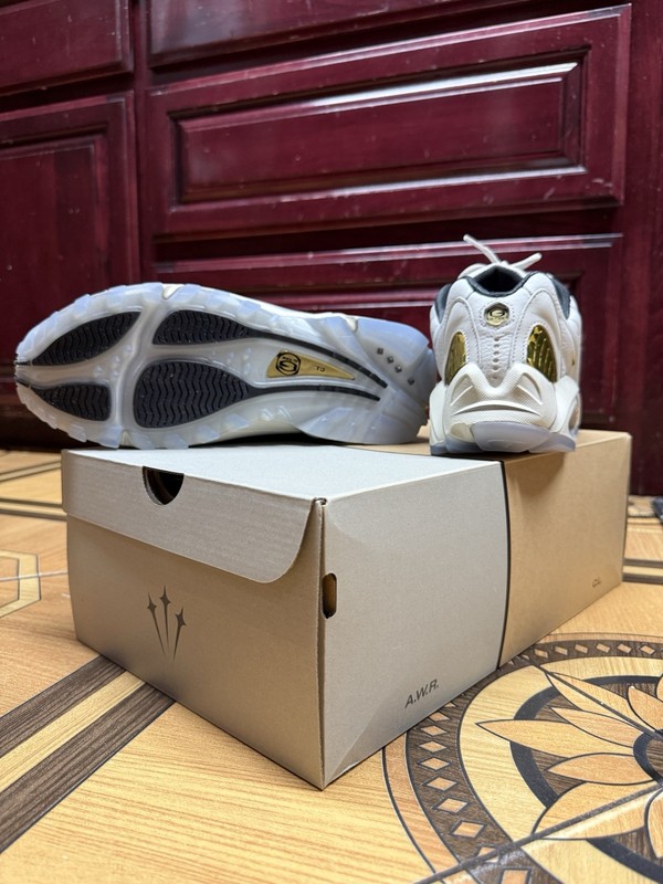 Nike NOCTA Hot Step Air Terra Champagne Light Bone/Metallic Gold DH4692-003 gallery