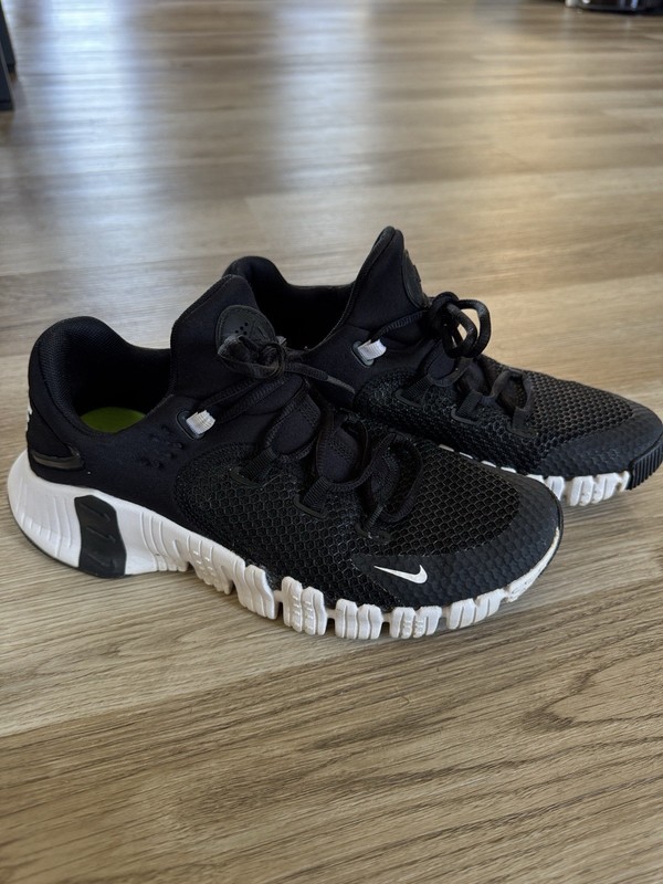Nike Metcon 6 Black/White Mesh Low Top Lace-Up Athletic Sneakers Rubber Sole
