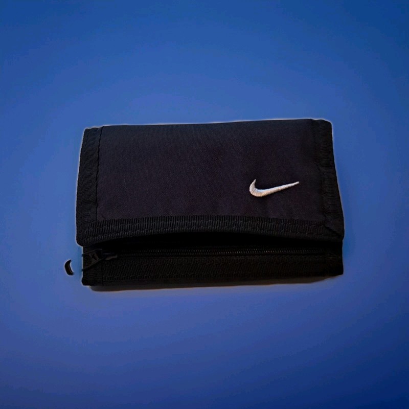 Nike Basic Black Tri-Fold Wallet Zip Pocket & Closure Unisex Compact Fabric