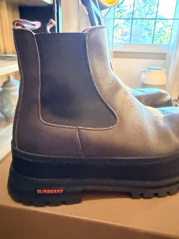 Burberry Men’s US 11 EU 44 Brown Leather Chelsea Ankle Lug Boots Logo