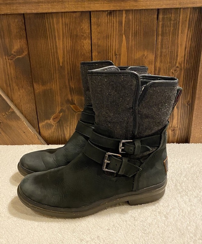 UGG Australia, Black Leather Water & Snow Proof Women’s Size US 6 gallery