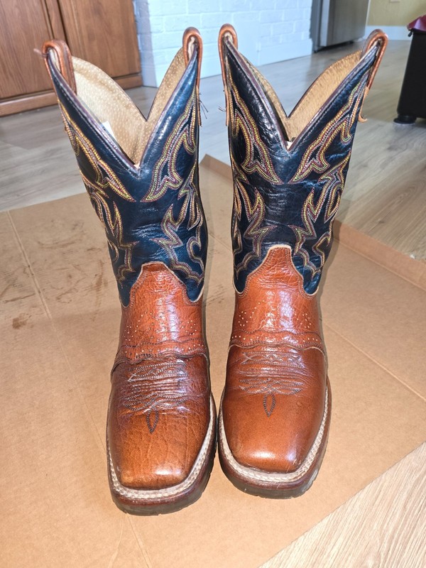 pair of men’s 9 1/2 western boots