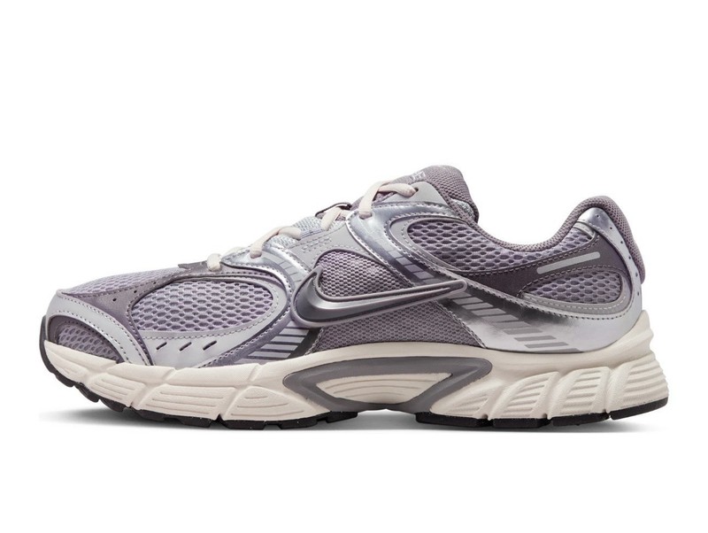 MEN’S NIKE V5 RNR RETRO RUNNING SNEAKERS (CEMENT GREY Size 9.5)