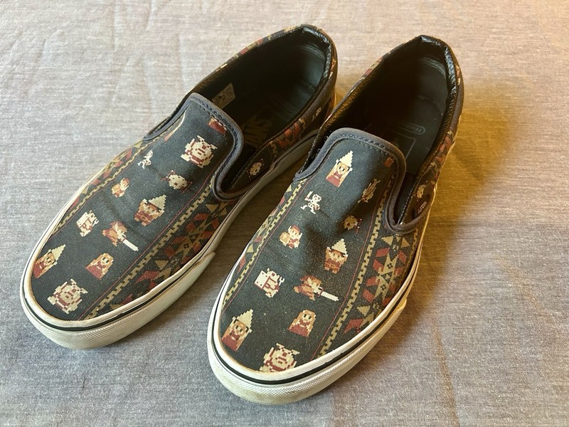 Vans RARE ZELDA VINTAGE Slip- On Low Top Canvas Sneakers